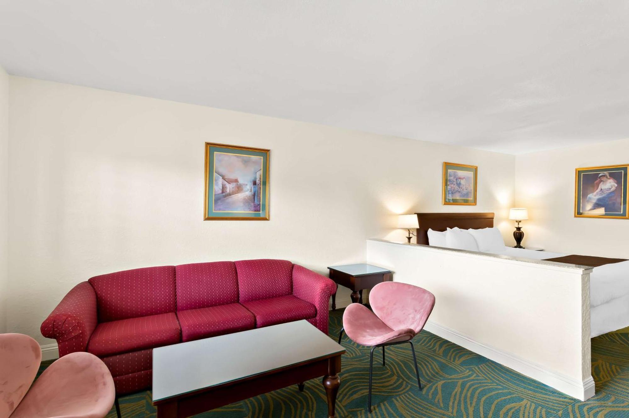 Surestay Plus Hotel By Best Western Сузанвілл Екстер'єр фото