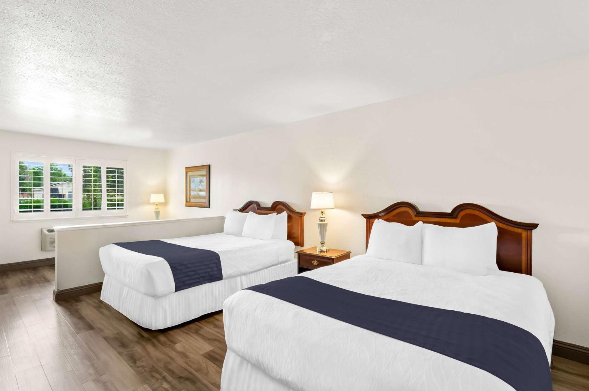 Surestay Plus Hotel By Best Western Сузанвілл Екстер'єр фото